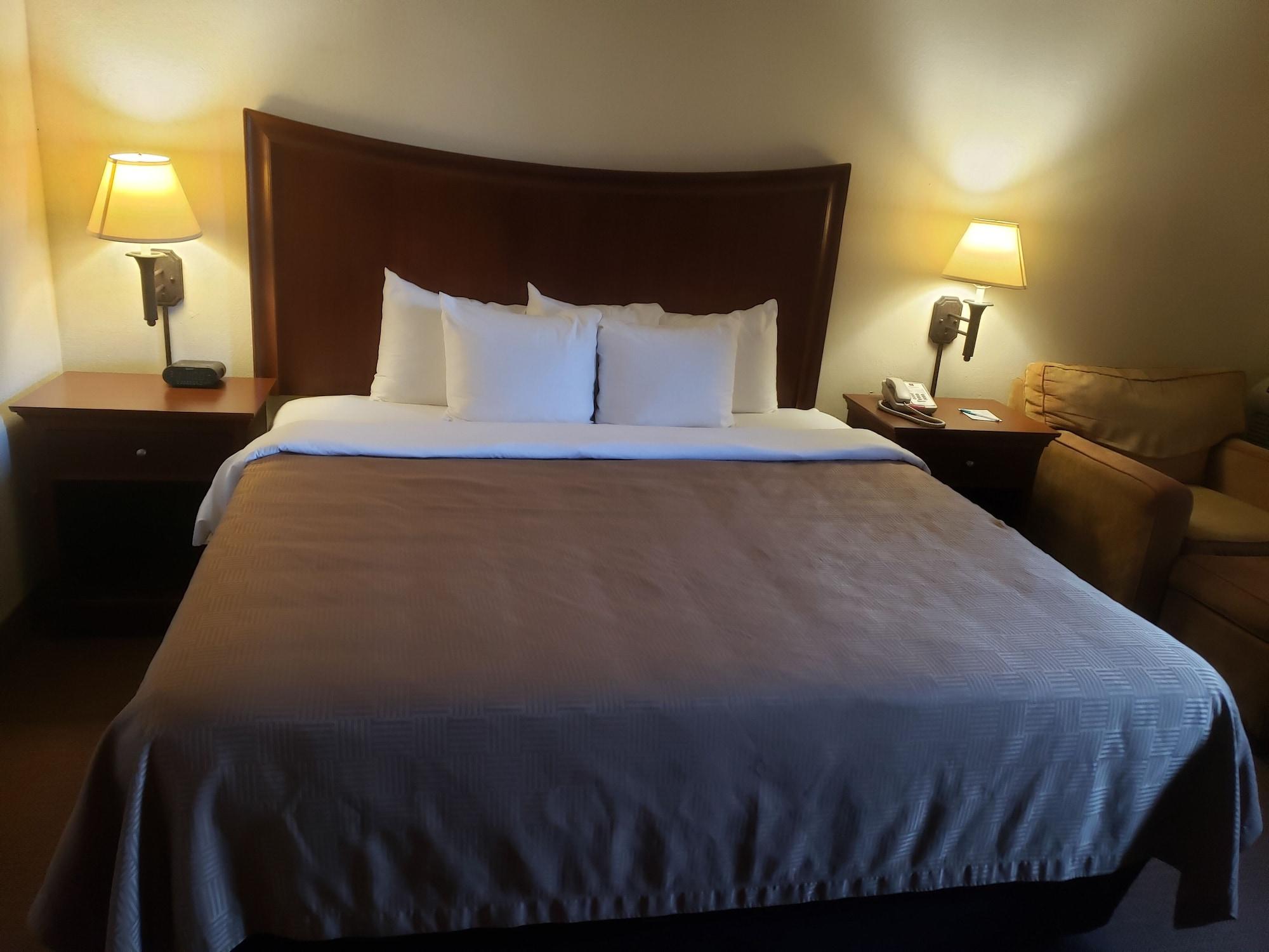 Clarion Inn&suites