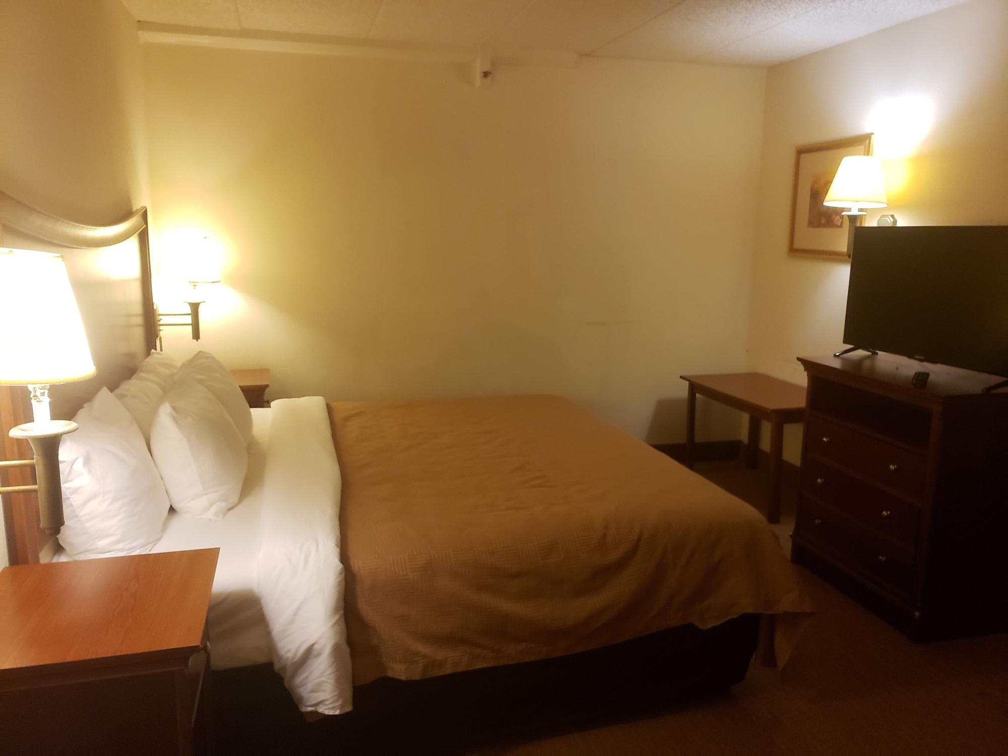 Clarion Inn&suites Hotel 3*