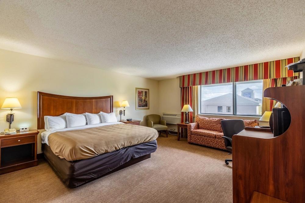 Clarion Inn&suites 3* Tulsa