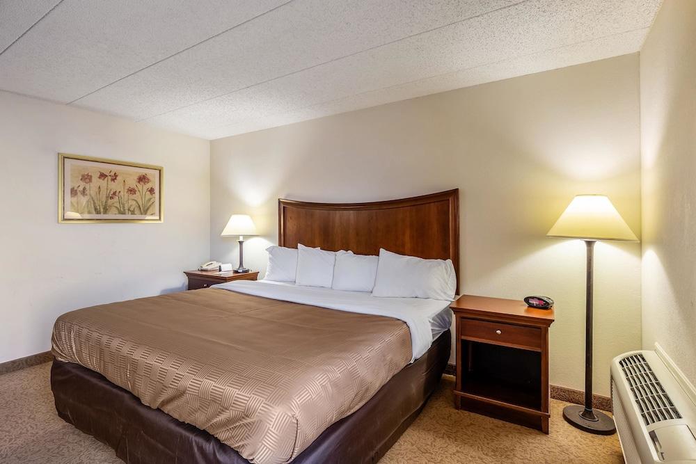 Hotel Clarion Inn&suites Tulsa