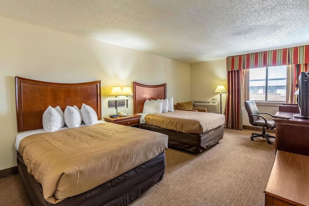 Clarion Inn&suites