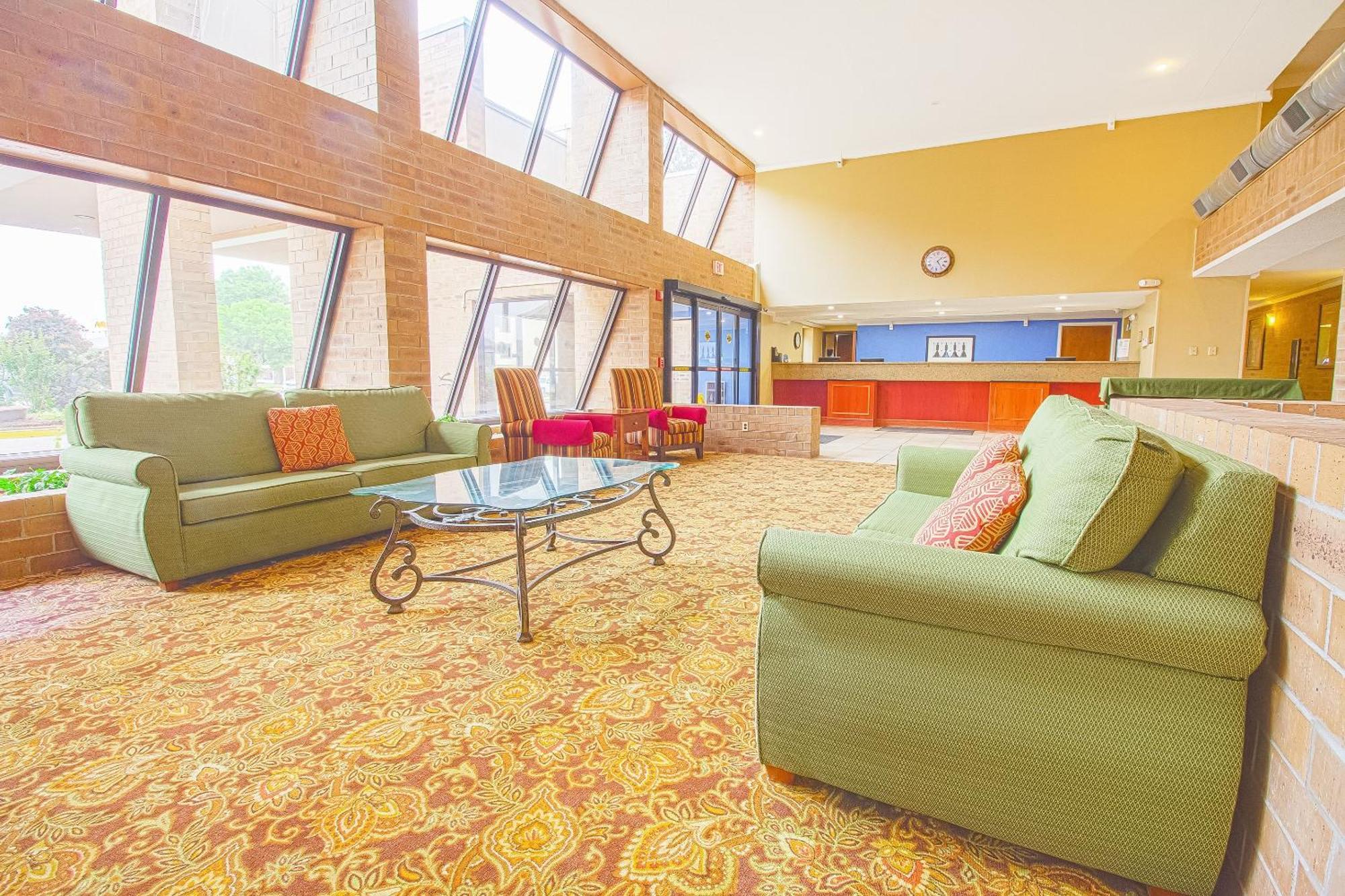 Clarion Inn&suites Tulsa