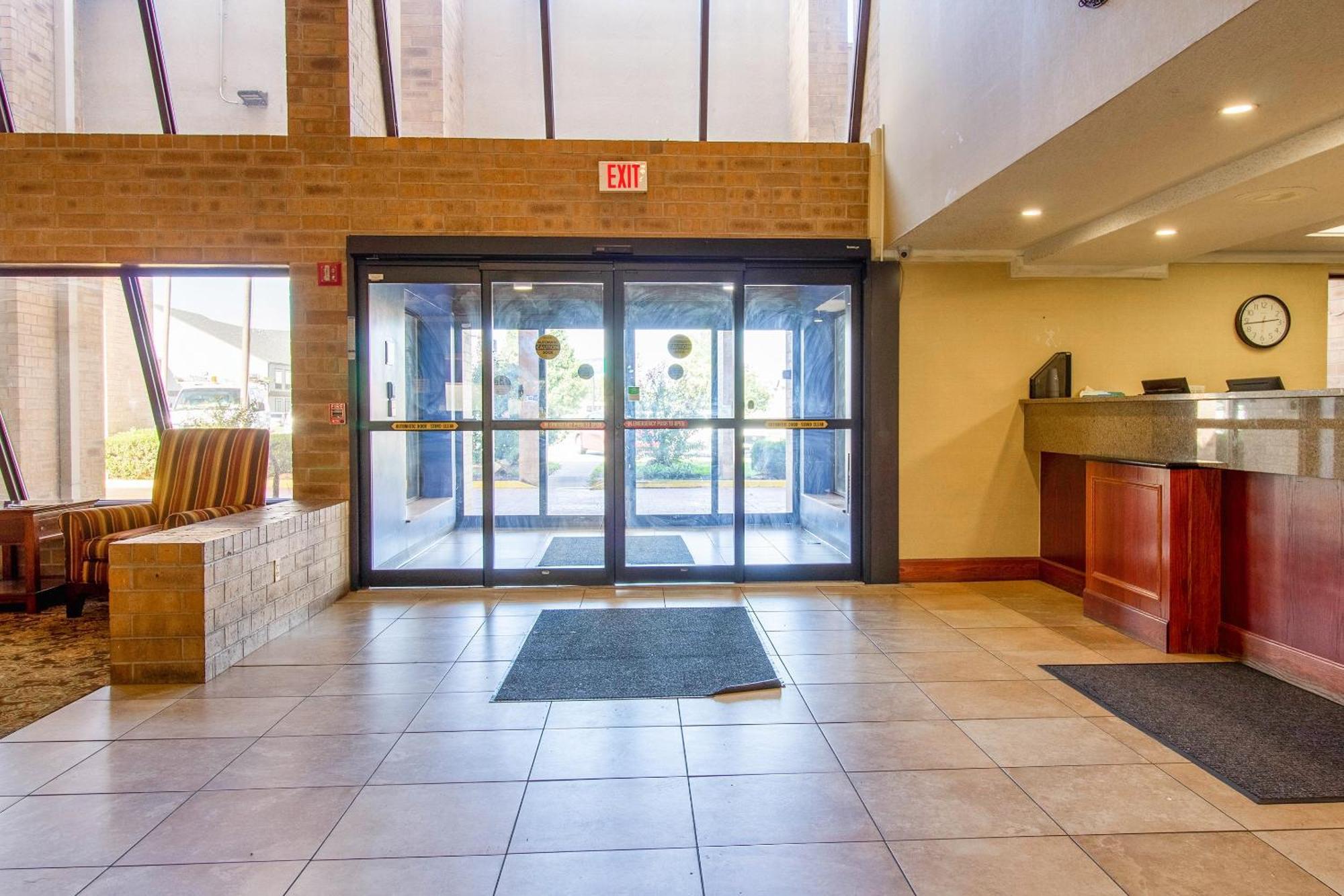 Clarion Inn&suites
