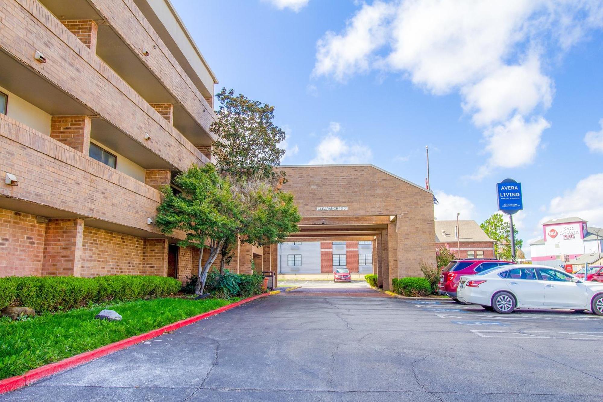 Clarion Inn&suites Hotel