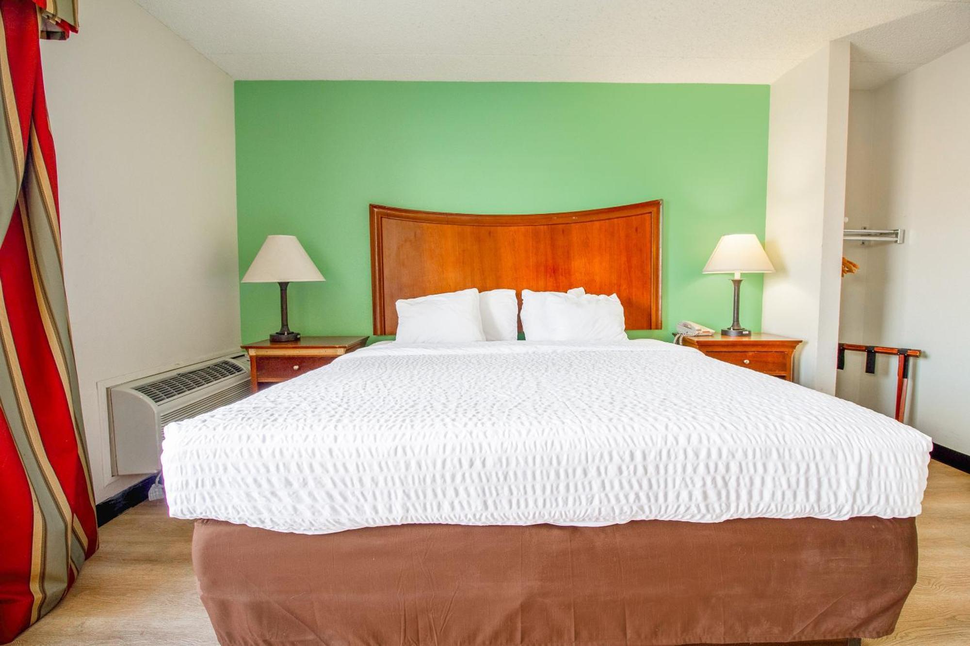 Clarion Inn&suites Hotel Tulsa