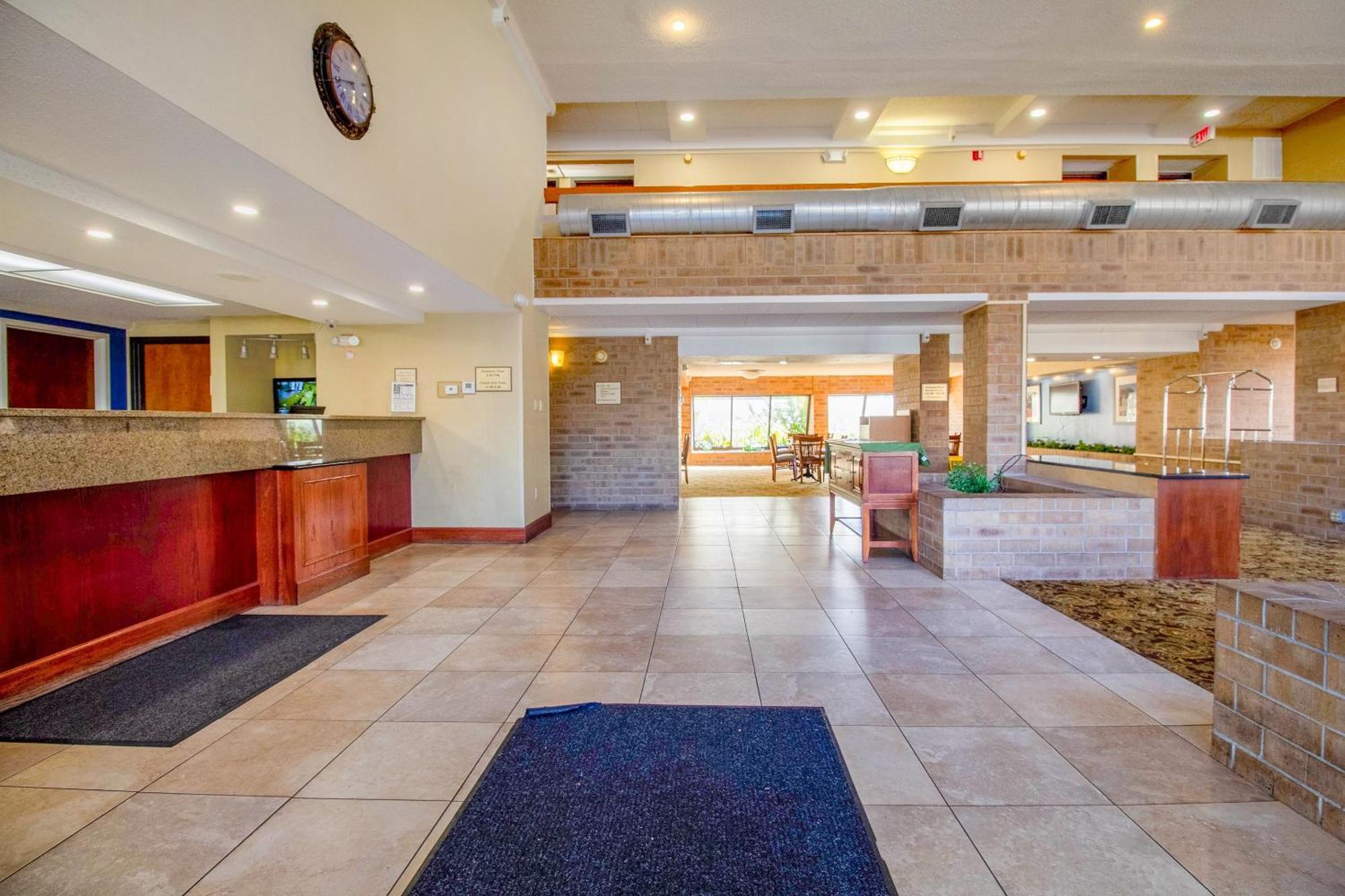 Clarion Inn&suites Tulsa