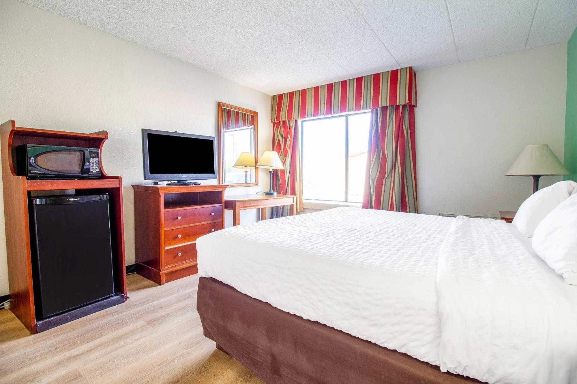 Clarion Inn&suites 3*