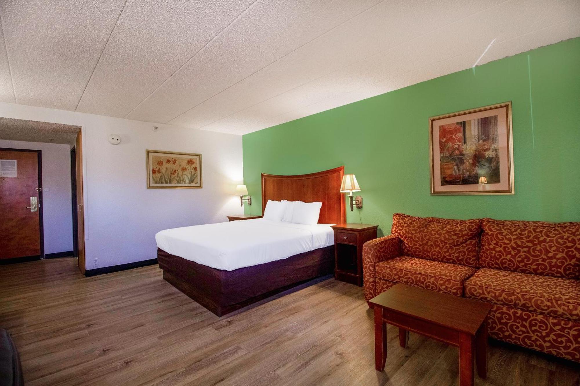 Hotel Clarion Inn&suites 3*
