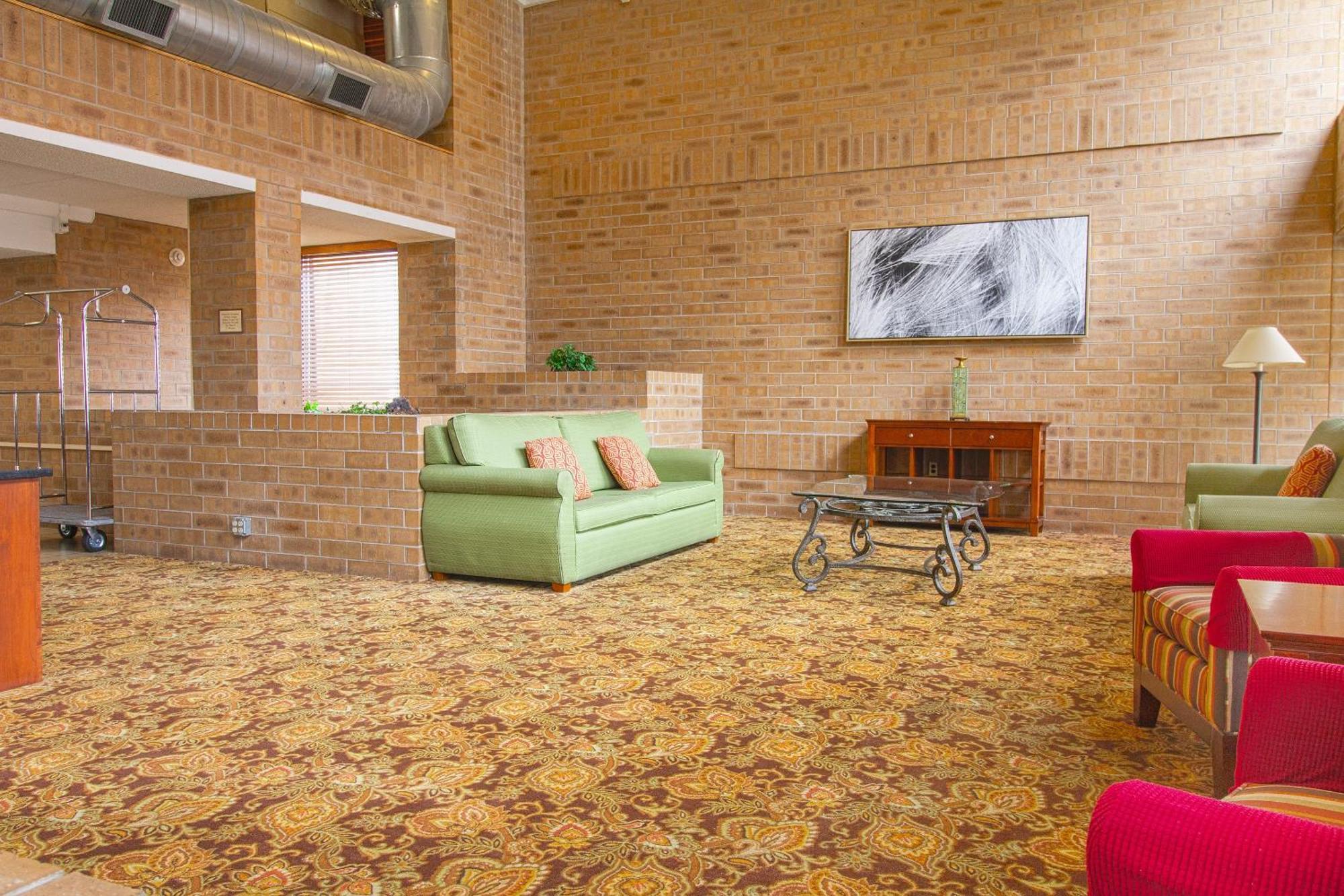 Clarion Inn&suites 3* Tulsa