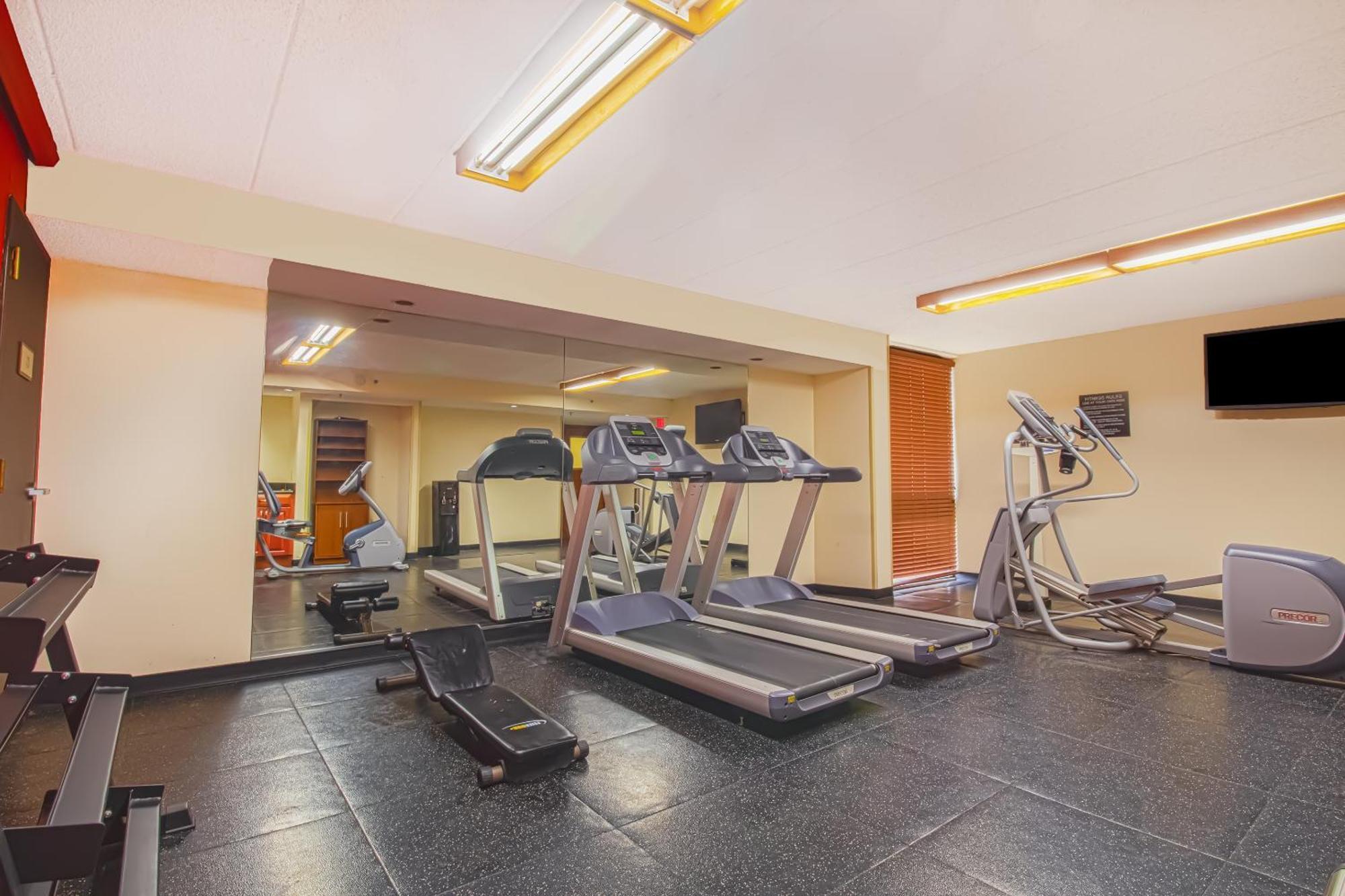 Clarion Inn&suites Hotel 3*