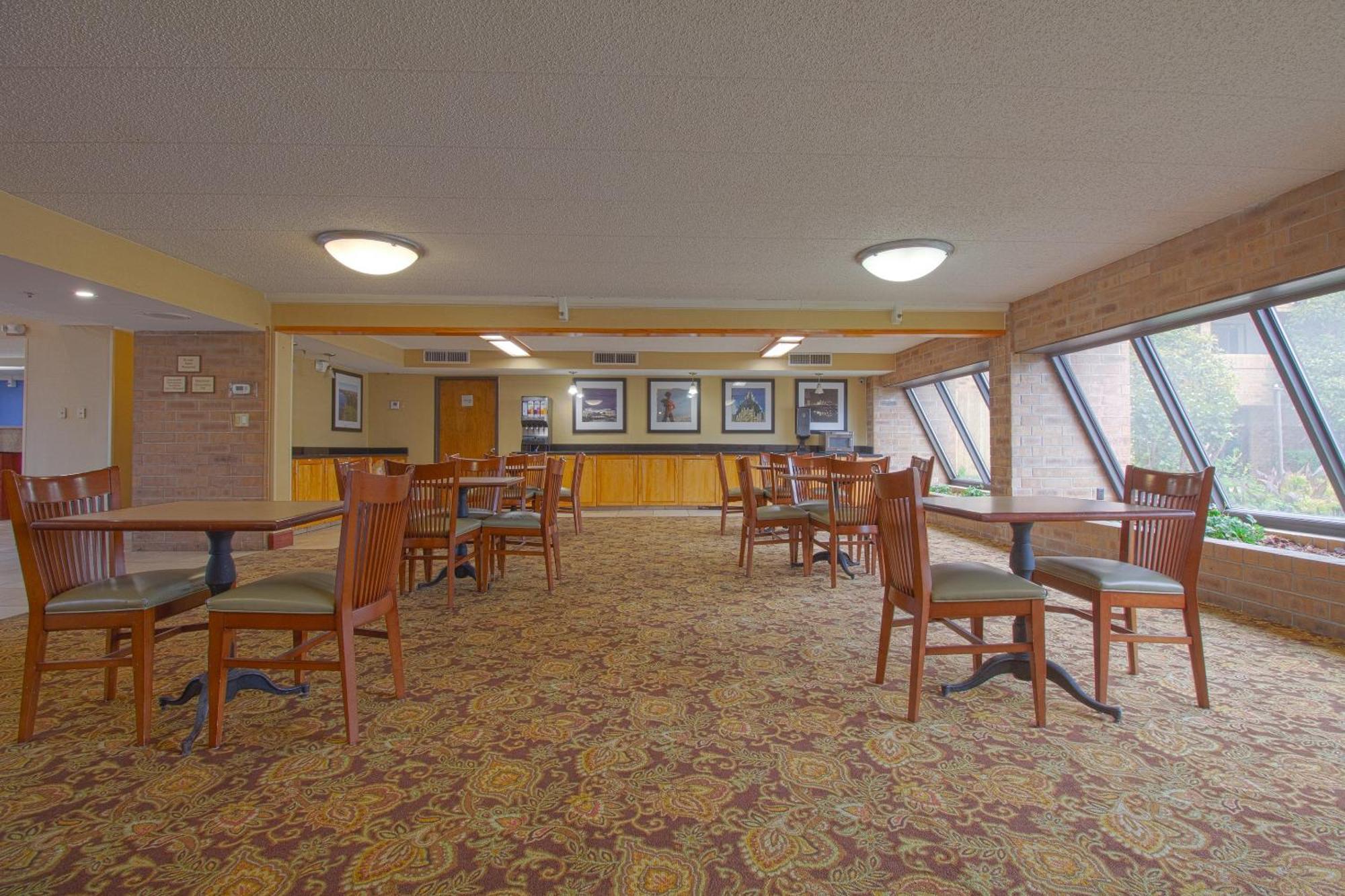 Clarion Inn&suites Tulsa