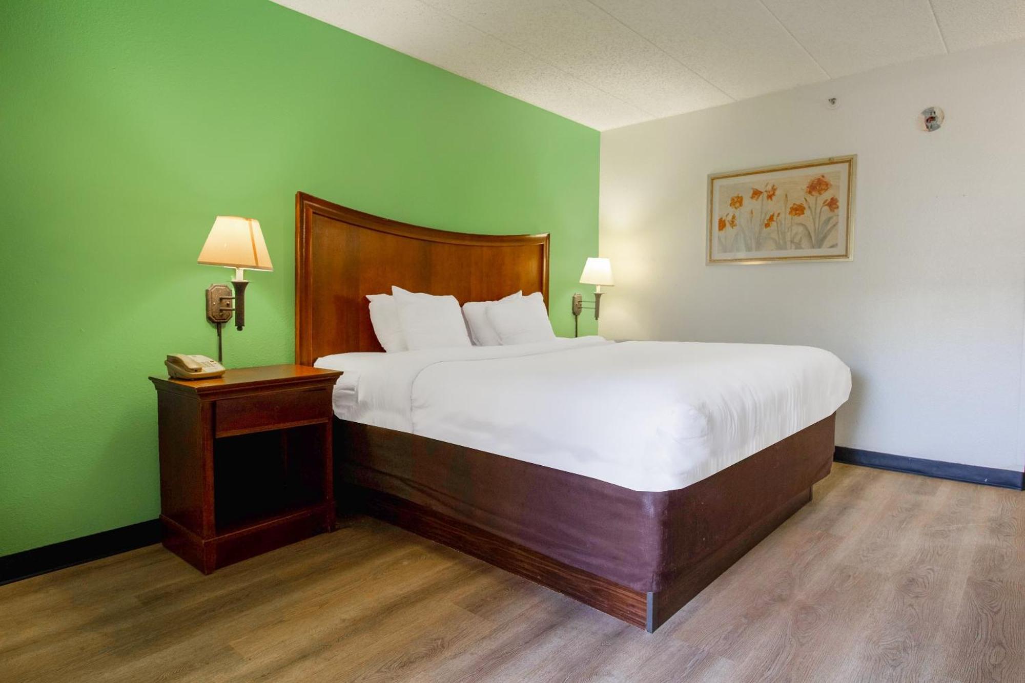 Clarion Inn&suites 3* Tulsa