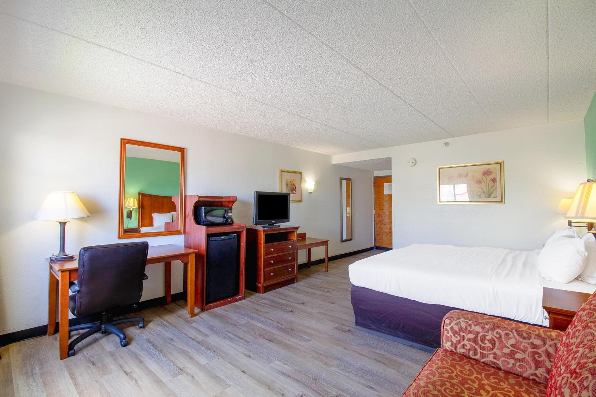 Clarion Inn&suites Hotel