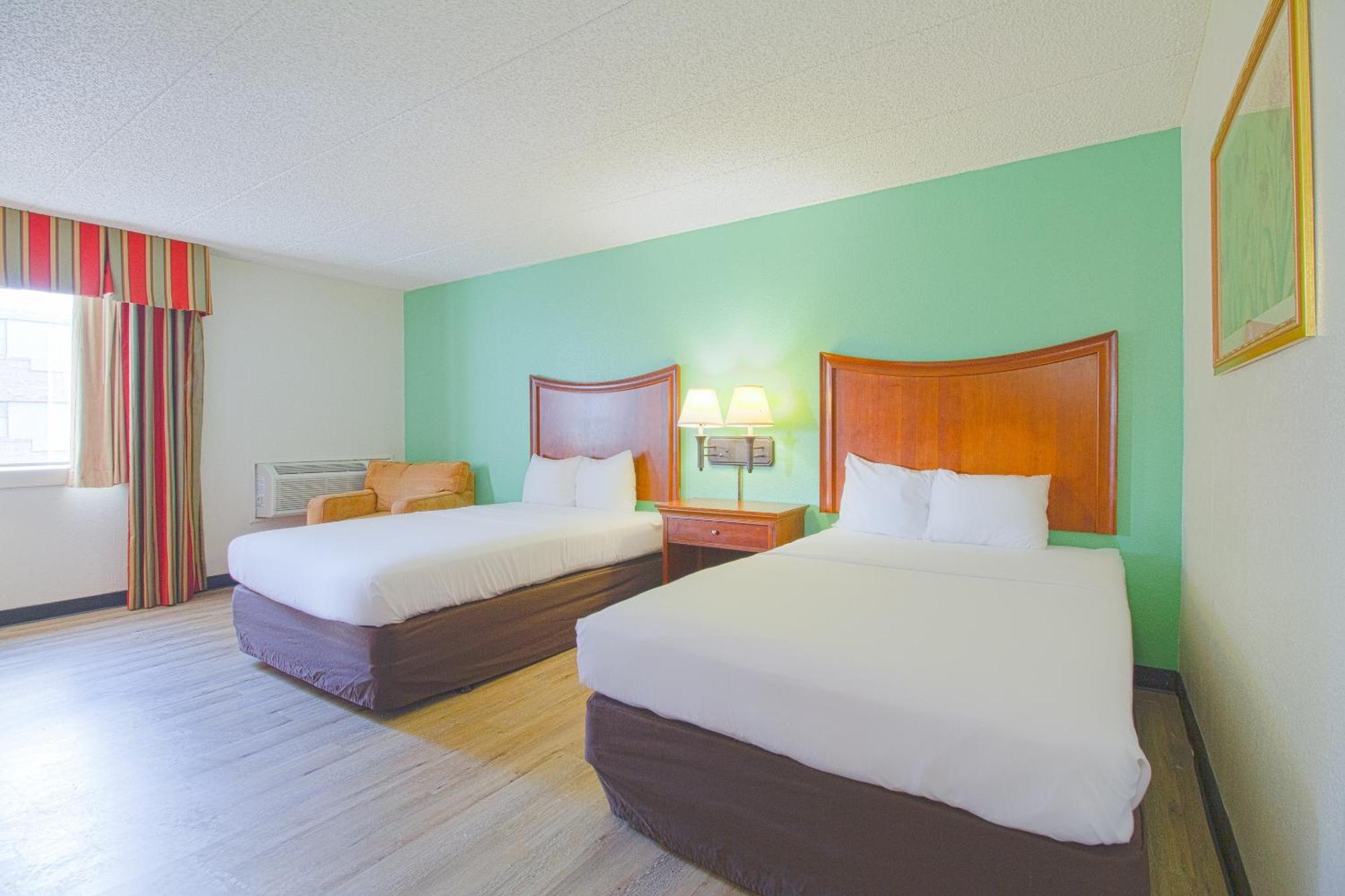 Clarion Inn&suites Hotel Tulsa